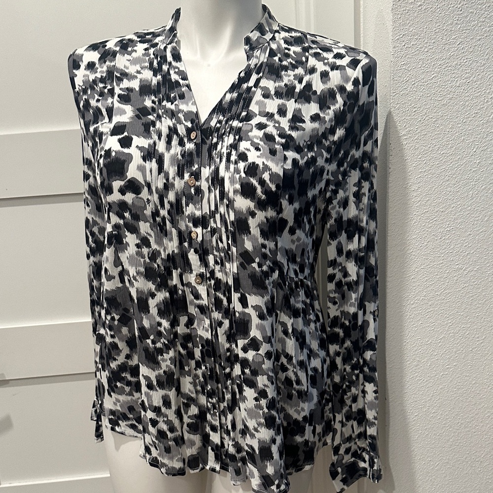 Umgee Monochrome Animal Print Blouse